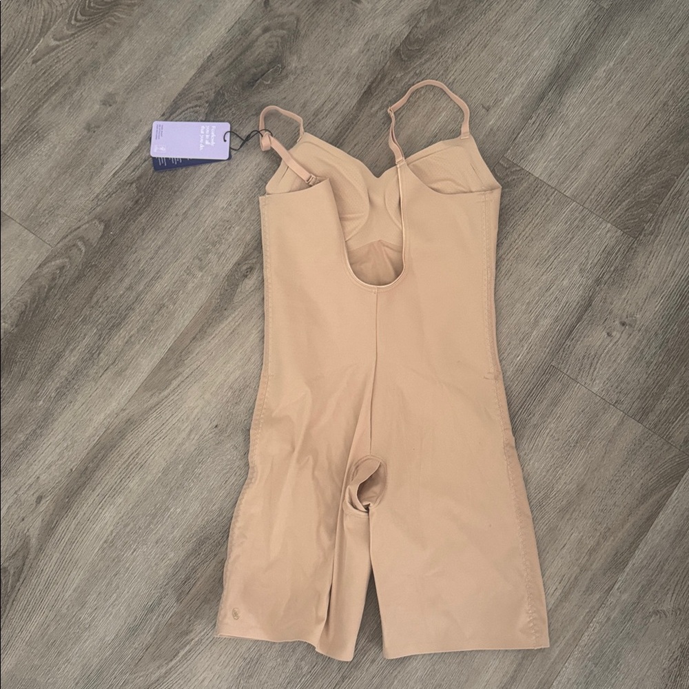 NWT XS Honeylove Tan Shapewear Bodysuit - Picture 4 of 7